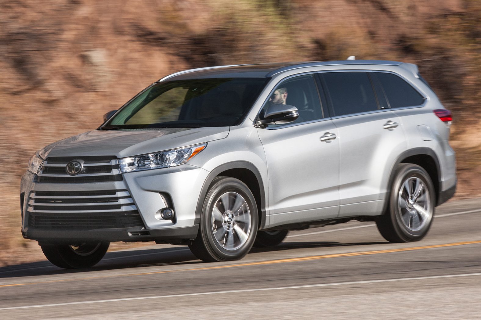 2017 Toyota Highlander XLE AWD Front Three Quarter In Motion