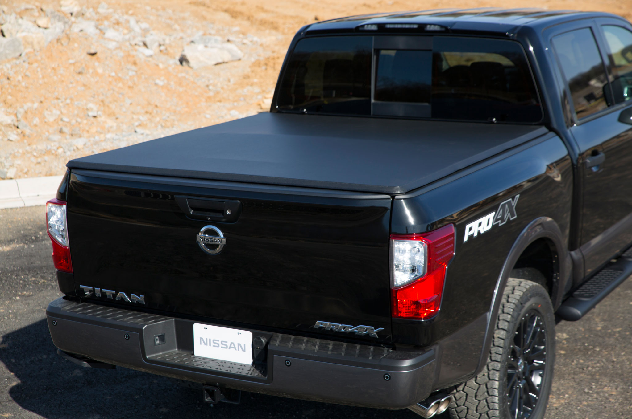 Nissan Showcases Accessories for New Titan, XD at Chicago Photo & Image Gallery