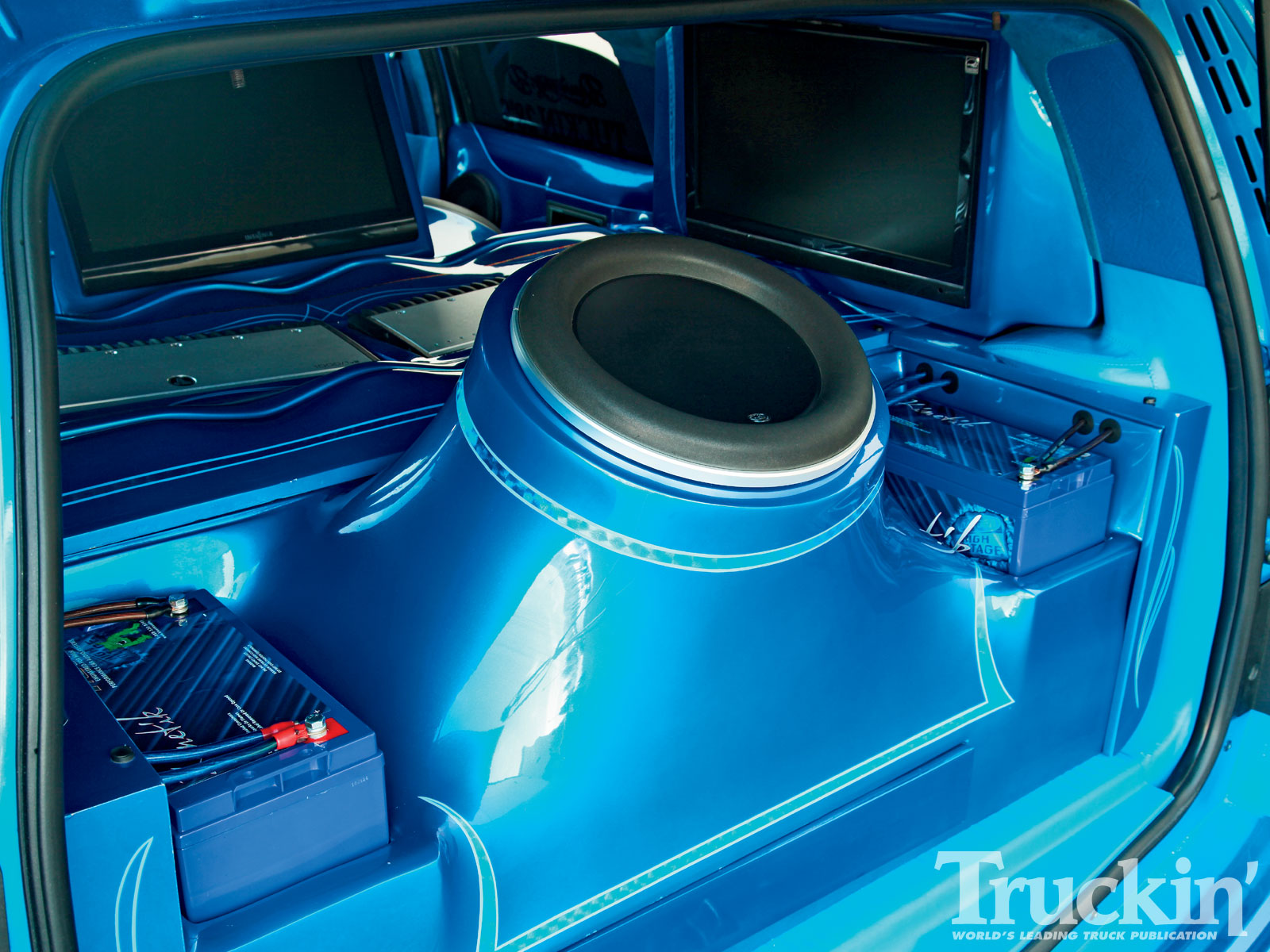 2008 tahoe subwoofer box