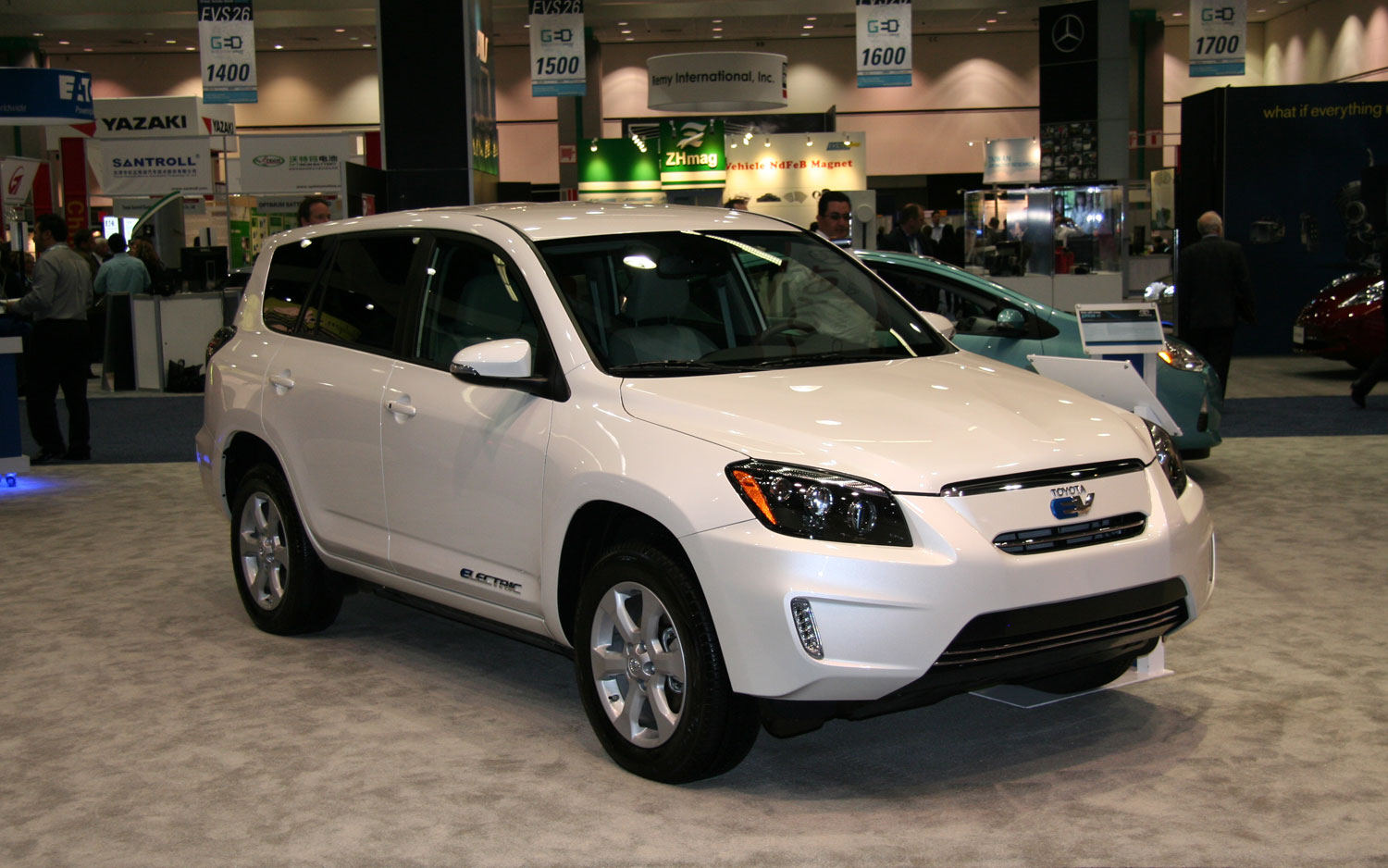 First Look 2017 Toyota Rav4 Ev Truck Trend Magazine Prevnext