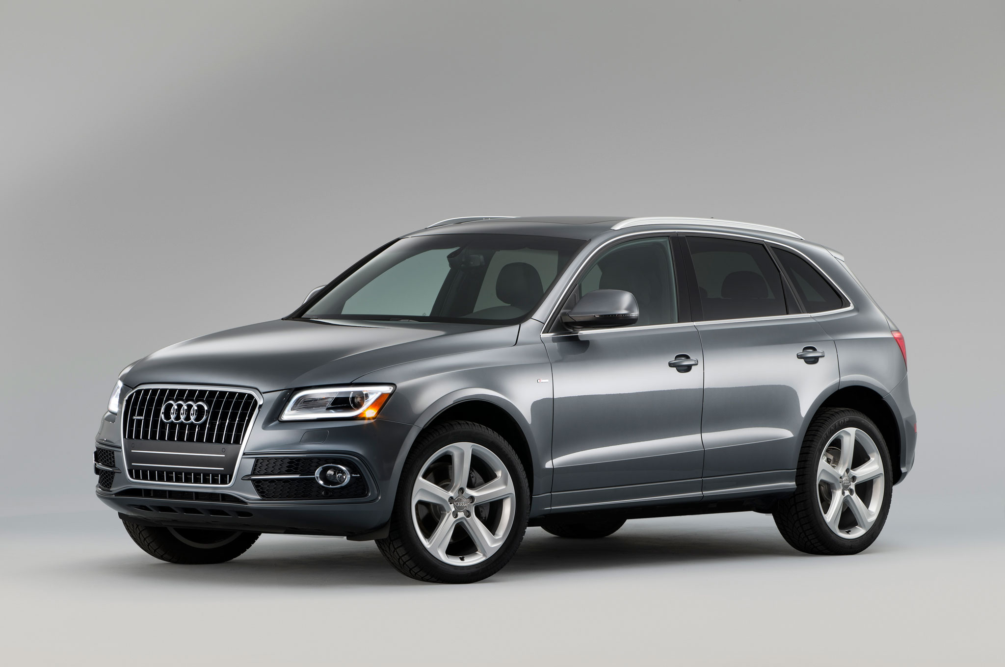 Audi To Build All Electric Q5 In Mexico Photo Image Gallery 2017 Audi Q5 S Line Front View