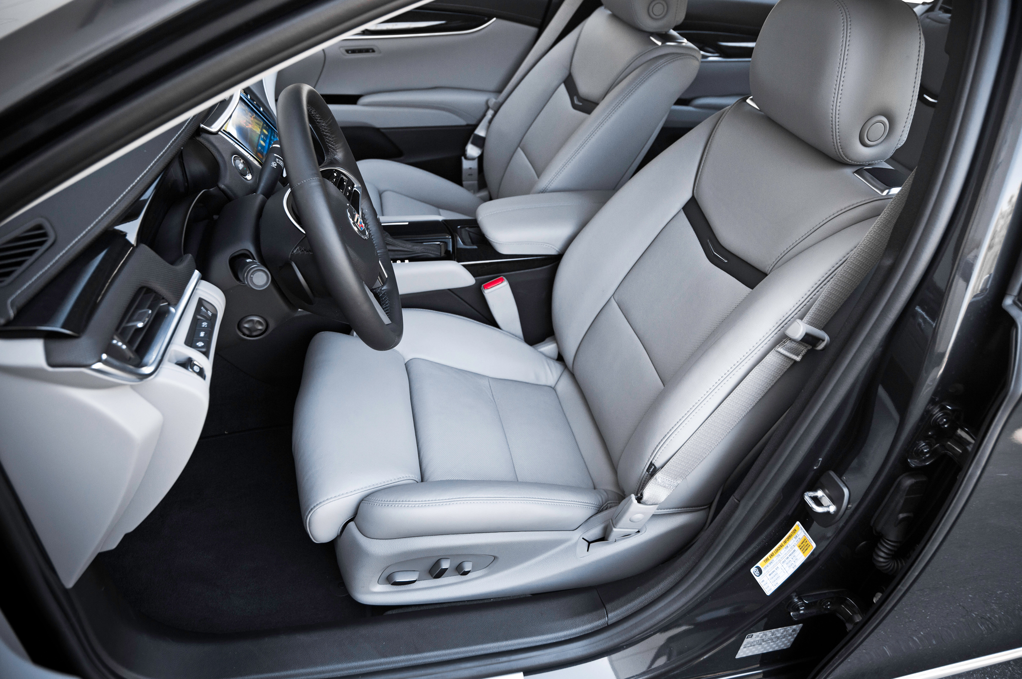 2014 Cadillac Xts Vsport Awd First Test Motor Trend