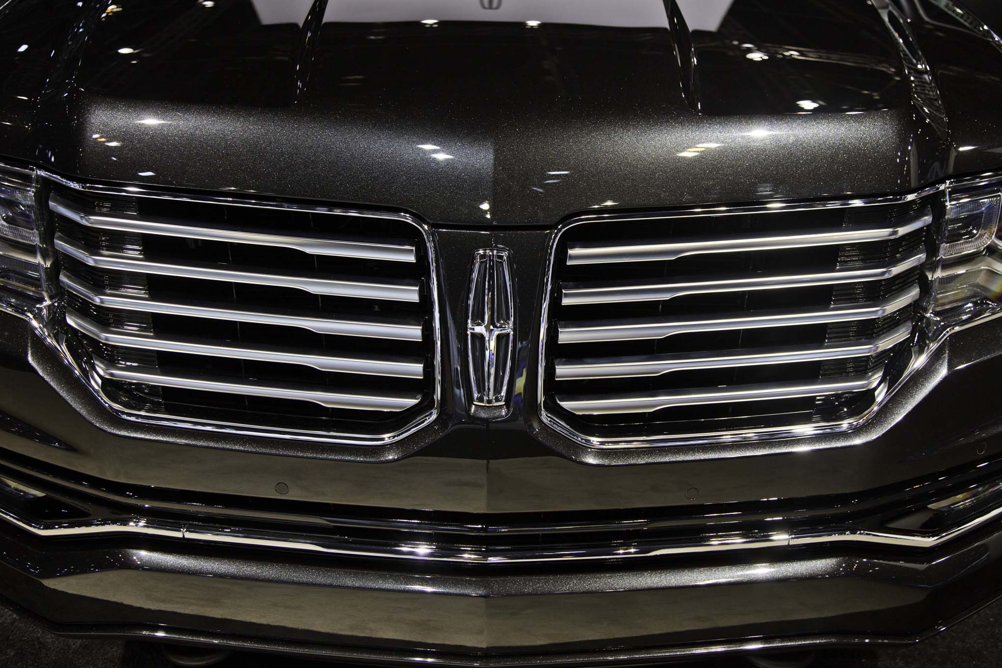 2015 Lincoln Navigator First Look Motor Trend