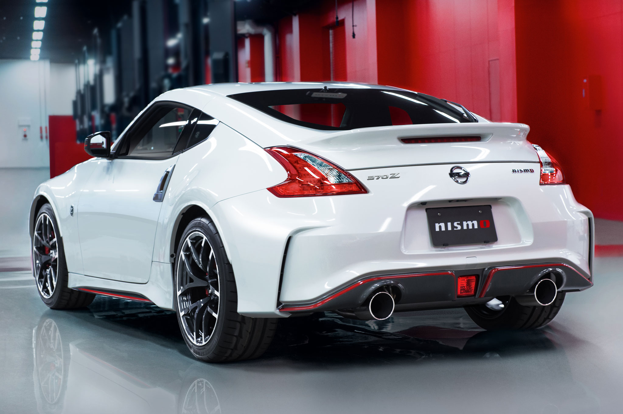 15 Nissan 370z Nismo First Look