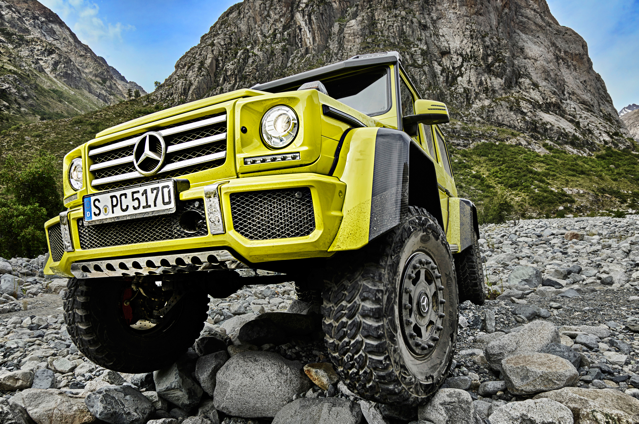 Mercedes Benz Releases Video Of G500 4x4 2