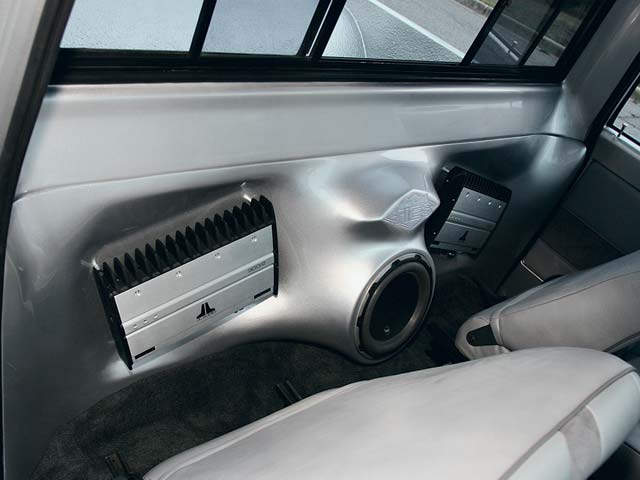 c10 sub box