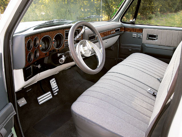 Custom 1977 Chevrolet Longbed Pickup Feature Truck Sport Truck